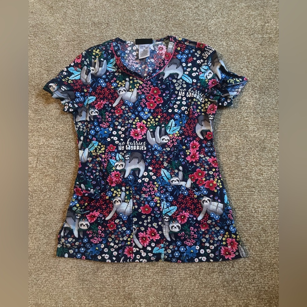 Cherokee Floral Print “No Hurries, No Worries” Sloth Women’s Scrub Top size XS